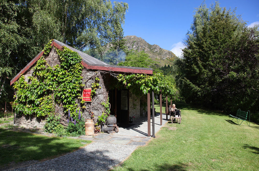 The Arrow Hotel Arrowtown Exteriör bild